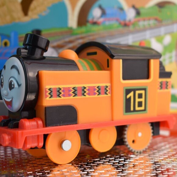 Nia 18 Trackmaster Orange Motorized Engine Train Thomas & Friends Working 2021 - Picture 3 of 7